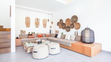 Villa (4 Bedrooms) | Exterior