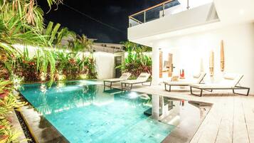 Villa (4 Bedrooms) | Exterior