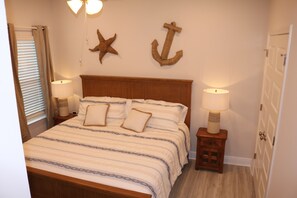 4 habitaciones, tabla de planchar con plancha, wifi y ropa de cama