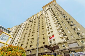 Exterior - OYO Life 93103 Apartement Gateway Cicadas By Fikri Room (Bandung)