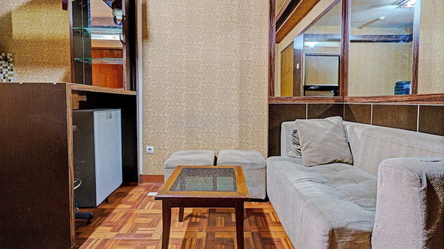 OYO Life 93103 Apartement Gateway Cicadas By Fikri Room