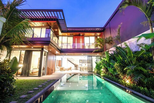 Elegant 5BR Villa Beach at 200m Canggu