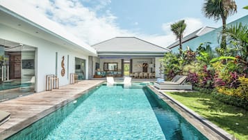 Villa (5 Bedrooms) | Exterior