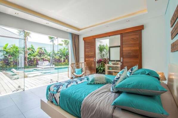 Villa (5 Bedrooms) | Exterior