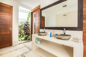 Villa (5 Bedrooms) | Extérieur