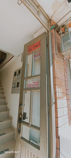 المنشأة من الخارج