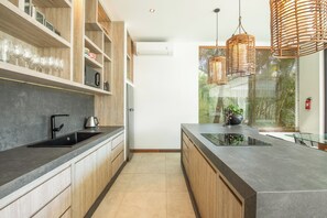Villa (5 Bedrooms) | Exterior
