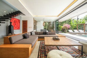 Villa (5 Bedrooms) | Exterior