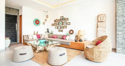 Chic 2BR Villas, Brawah Hub, 300m to Coastal Bliss