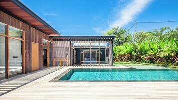 Villa (5 Bedrooms) | Exterior