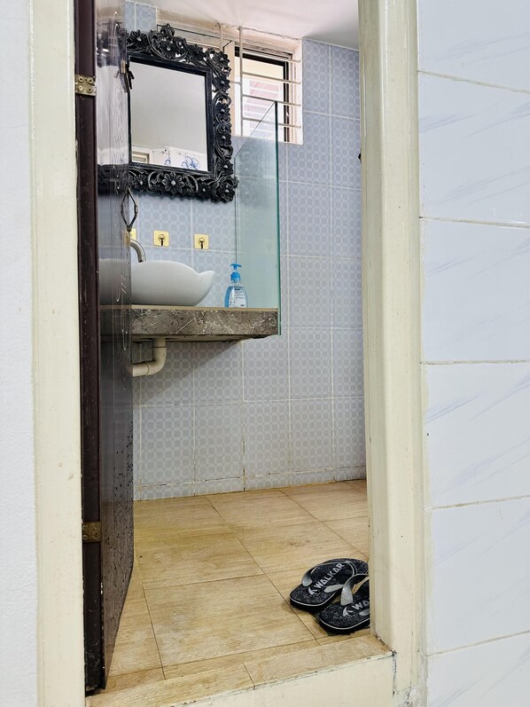 Căn hộ | Phòng tắm | Buồng tắm vòi sen, khăn tắm