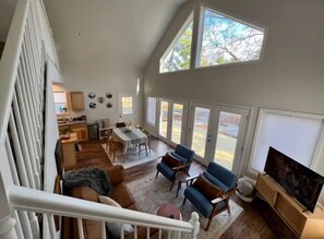 Älytelevisio, kirjoja, musiikkikirjasto