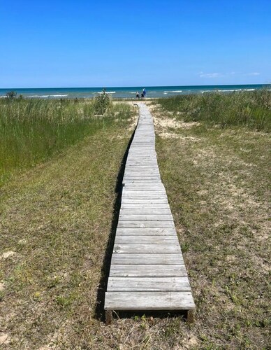 The Blue Elk - Lake Huron Views & Beach Access