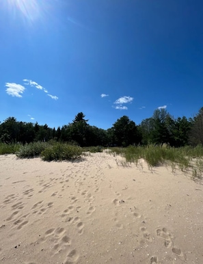 Beach nearby, sun-loungers, beach towels