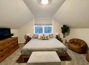 3 bedrooms, iron/ironing board, free WiFi, bed sheets