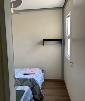 2 bedrooms, WiFi - Ap 2 · Ap 2 Qtos- 5 Solteiros, 1 Aux-sala Conj. C/coz. II (Ipiranga Belo Horizonte)