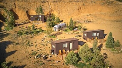 Rio Tiny Home w Mountain View, Hot Tub,  2 miles to Black Rock Hot Springs