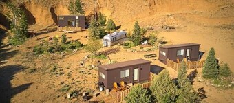 Rio Tiny Home w Mountain View, Hot Tub, 2 miles to Black Rock Hot Springs