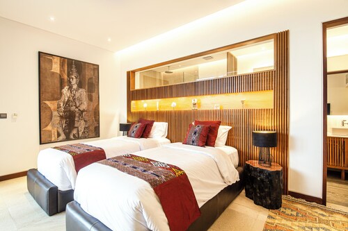 Exquisite 4BR Haven, 5min Stroll to Beach Canggu