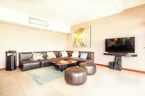 别墅 (6 Bedrooms) | 外观