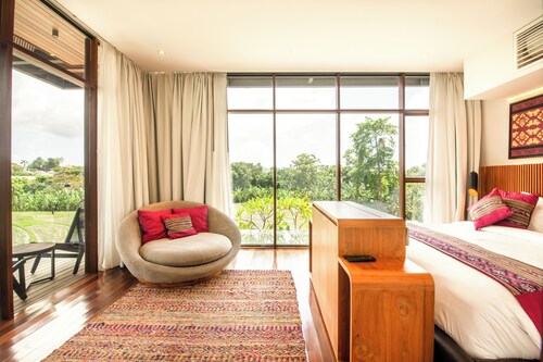 Exquisite 4BR Haven, 5min Stroll to Beach Canggu