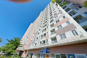 Exterior - OYO Life 93106 Apartement Grand Sentraland By Andi (Karawang)