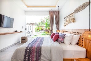 Villa (6 Bedrooms) | Exterior