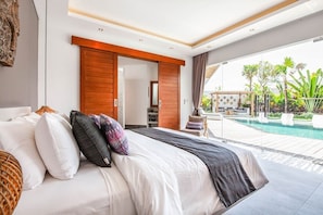 Villa (6 Bedrooms) | Exterior