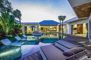 Villa (6 Bedrooms) | Aussenbereich