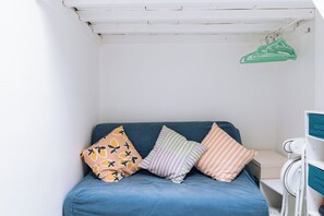 Interior - Joli Studio pour 3 - La Vilette! (Paris)