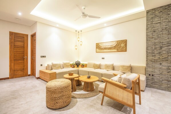 Villa (4 Bedrooms) | Exterior