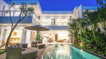 Villa (4 Bedrooms) | Exterior