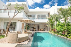 Villa (4 Bedrooms) | Exterior