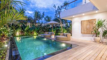 Villa (4 Bedrooms) | Exterior