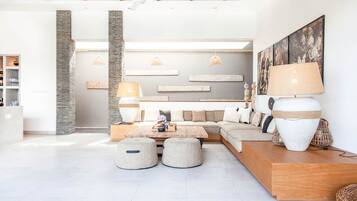 Villa (4 Bedrooms) | Exterior