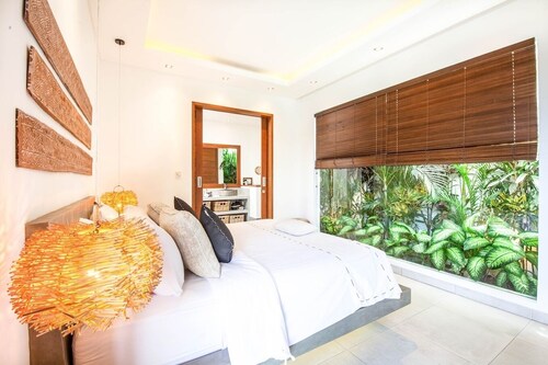 Modern 3BR Villa Center Seminyak Enclosed Living
