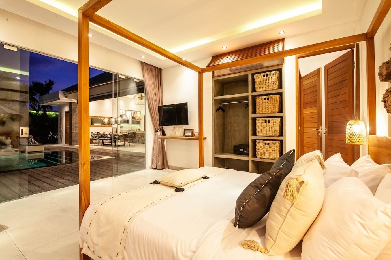 Villa (4 Bedrooms) | Exterior