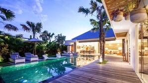 Ảnh chưa phân loại, 3 trong số 37 ảnh, nút