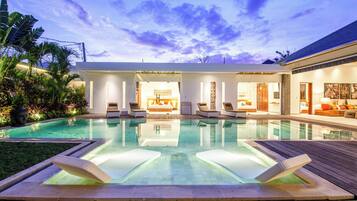 Villa (4 Bedrooms) | Exterior