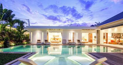 Modern 4 BR Villa 400m to the Beach in Canggu
