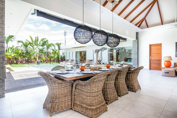 Villa (4 Bedrooms) | Exterior