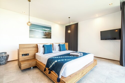 Coastal Charm: 4BR New Villa, 200m to Canggu Beach