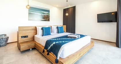 Coastal Charm: 4BR New Villa, 200m to Canggu Beach