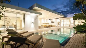 Villa (4 Bedrooms) | Exterior