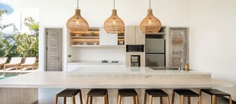 Spectacular 4BR Villa, 400m to Beachfront Elegance