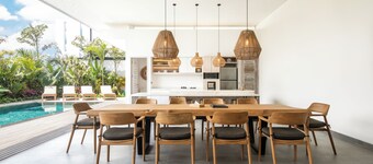 Spectacular 4BR Villa, 400m to Beachfront Elegance