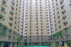 Exterior - OYO Life 93120 Apartement Gateway Cicadas By Sarana Cipta Mahakarya (Bandung)