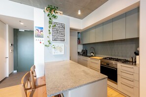 Køleskab, mikrobølgeovn, ovn, opvaskemaskine