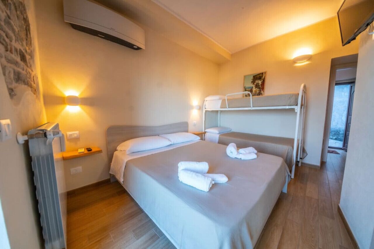 1 bedroom, desk, iron/ironing board, free WiFi
