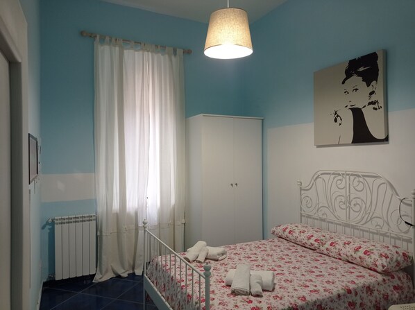 2 多间卧室、WiFi、床单